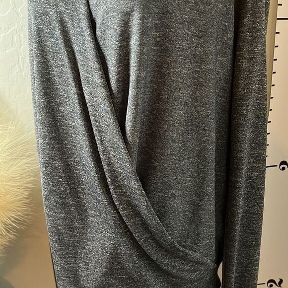 AMERICAN Vintage gray long sleeve crossover top raw hemline at sleeves SZ M - Picture 3 of 12